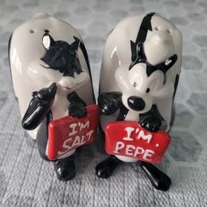 Looney Tunes Pepe Le Pew Penelope Skunk Warner Bros Salt Pepper Shakers …